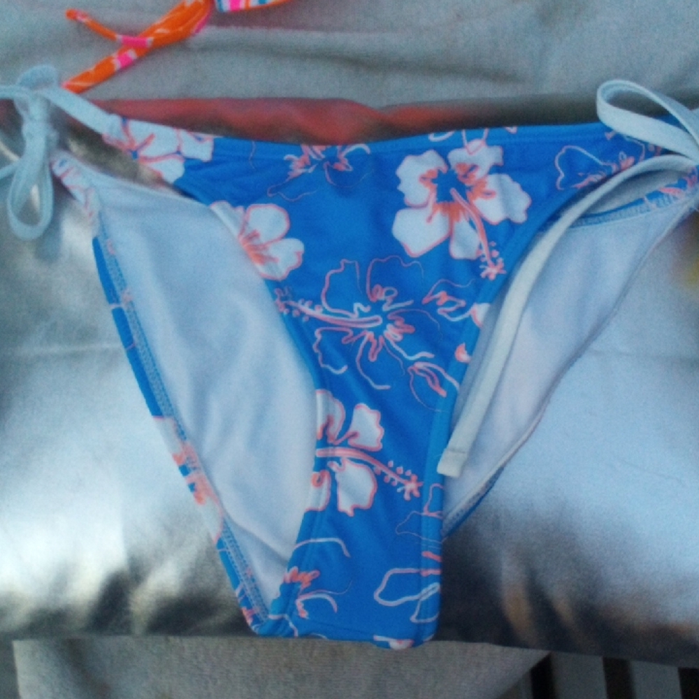 NWT! Wild Fable Floral String Bikini Bottom